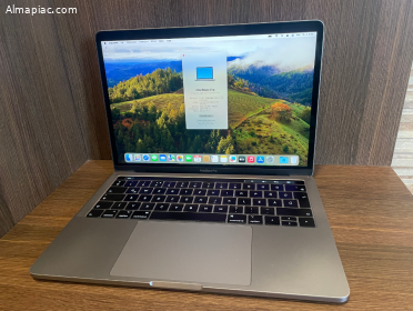 Eladó 2019 MacBook Pro 13" 4 TB, 8 GB, 256 GB SSD