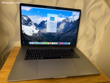 Eladó 2019 MacBook Pro 15" Touch Bar, 16GB, i7, 256SSD, Magyar bill.
