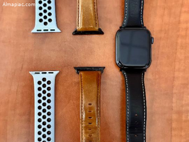 Eladó Apple Watch SE – Karcmentes állapotban, bőr szíjakkal