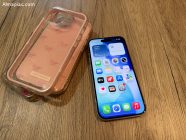 Eladó iPhone 15 128 GB Pink, Ajándék tokok