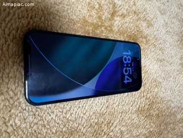 Eladó titán kék iPhone 15 Pro Max 256 gb-os hálózat független telefon.