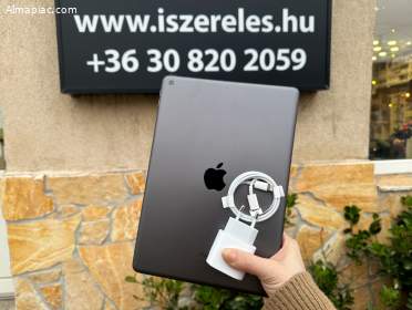 Gyári töltőszettel | Makulátlan állapot | iPad 8 32 GB Wifi Space Grey