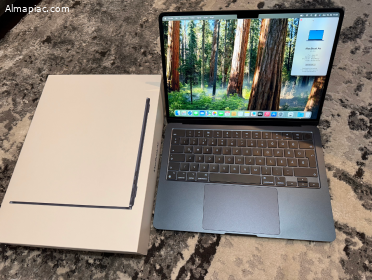 M2 MacBook Air 13" 16GB RAM, Apple garancia 26.03.06., 99% akkumulátor