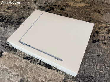 Új M4 MacBook Air 13" 16 GB RAM Égkék 1 Év Apple garancia